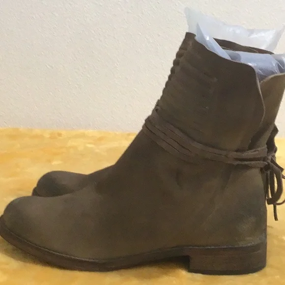 EUC FREE PEOPLE Wrap Around Tie Style Suede Boots 7.5” Shaft Height - Picture 4 of 11